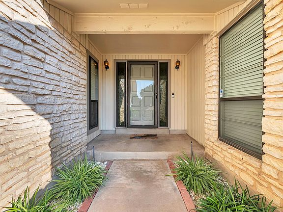 Front entryway