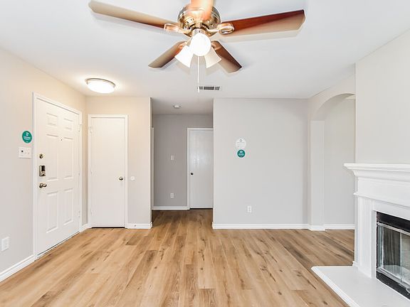 4th image of 1401 Buckingham Dr