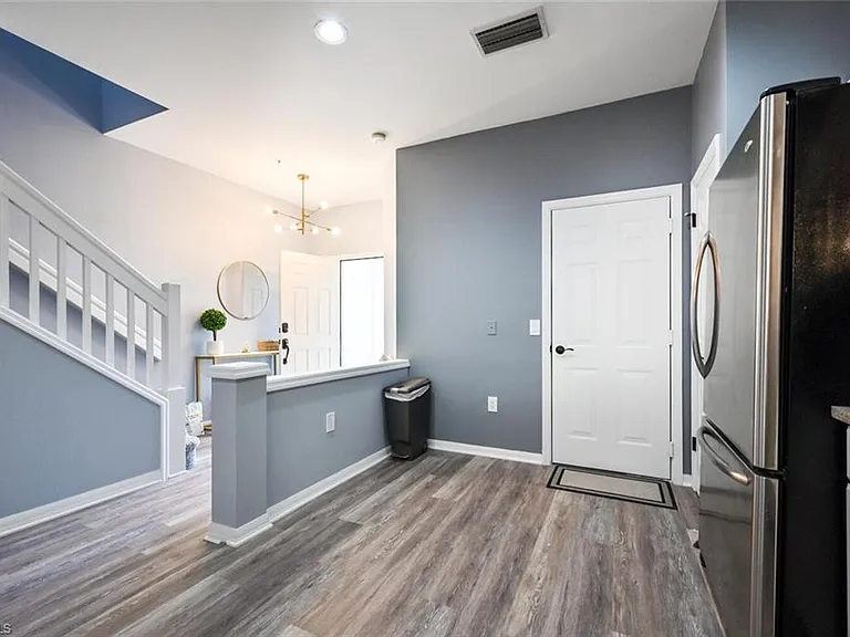 981 Hampton Cir #119 — Photo 10