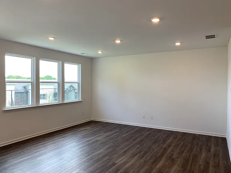 162 Mission Blvd — Photo 5