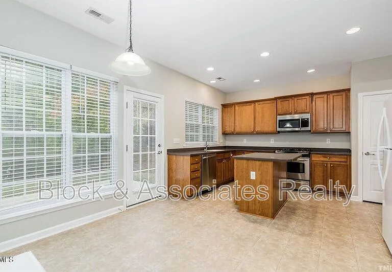 2101 Addenbrock Dr — Photo 3