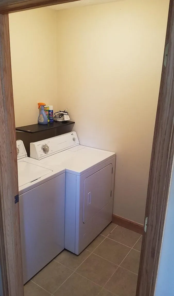 3 bed, 1200 sqft, $1,700 — Photo 4