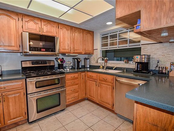 4th image of 2984 Saint Croix Dr