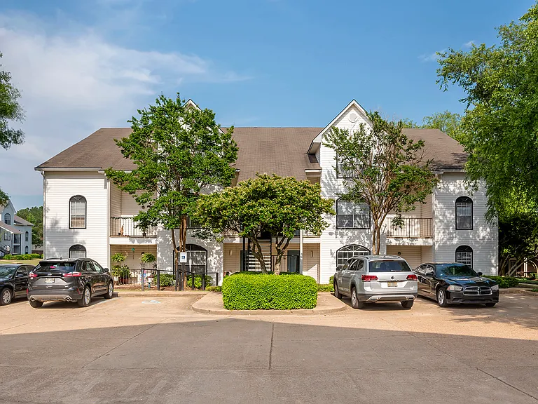 Crosswinds Apartments — Photo 24