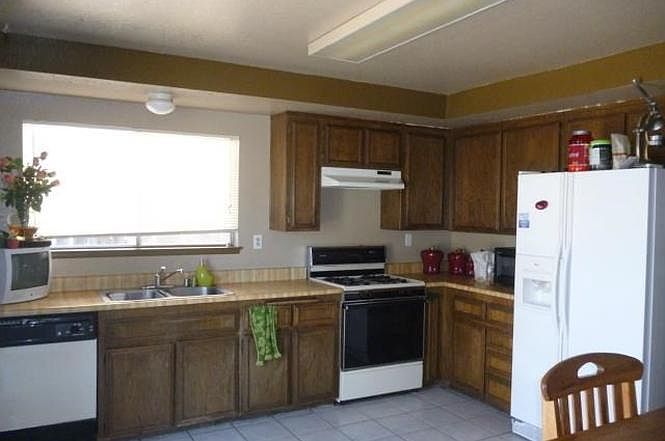2nd image of 8560 Willow Dr