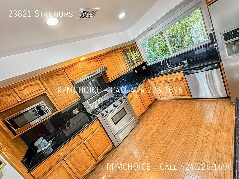23821 Stanhurst Ave — Photo 11