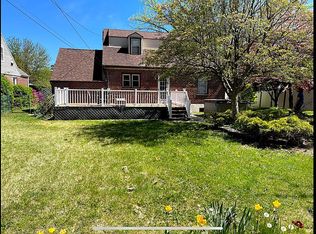 22 Valley Rd, Wyomissing, PA 19610