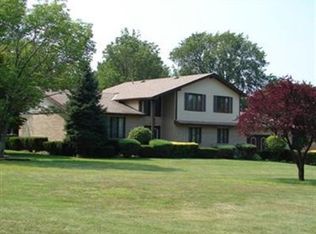 2790 Fowler Dr, Willoughby Hills, OH 44094