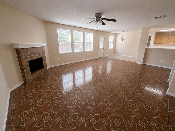 5th image of 511 Travis Ranch Trl