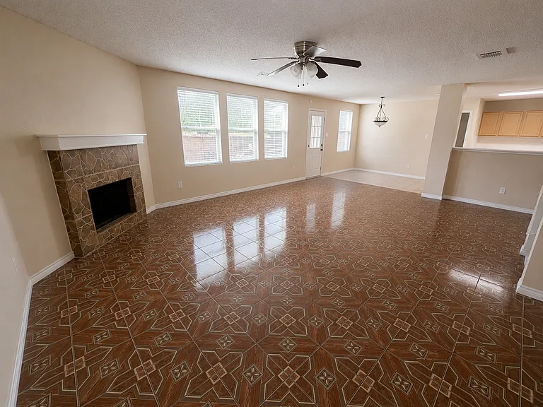 511 Travis Ranch Trl — Photo 5