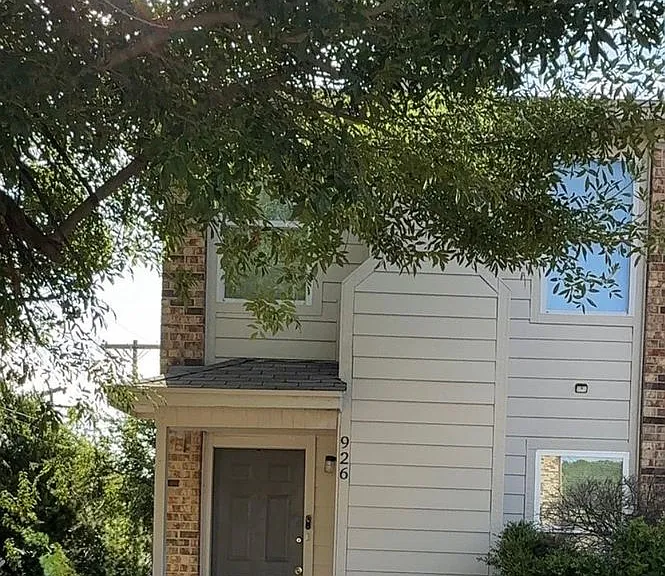 926 N 7th St — Photo 1
