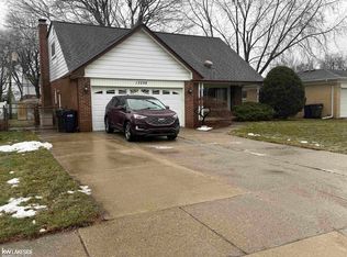 13298 Kozak Dr, Sterling Heights, MI 48312