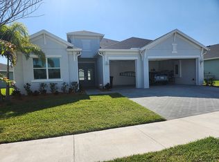 471 SE Mulberry Way, Port Saint Lucie, FL 34984