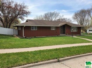 134 Prospect St SW, Le Mars, IA 51031