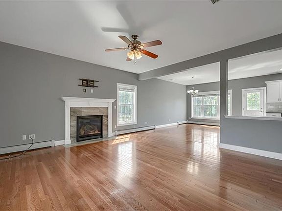 3rd image of 39 Paradise Valley Ln