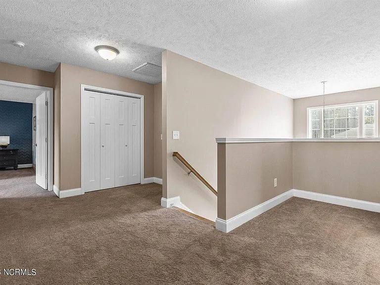 160 Argyll Ave — Photo 19
