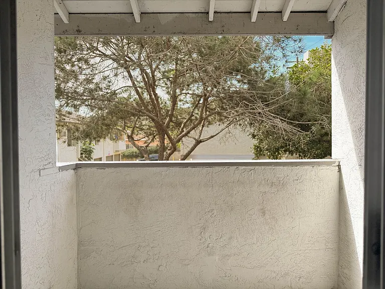 Uptown Villas — Photo 15