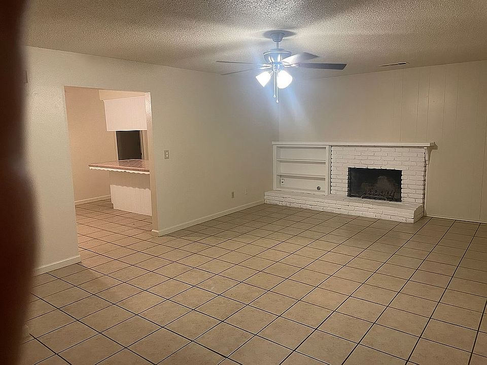 1st image of 3524 W Laurel Ave