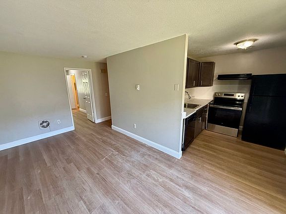 3rd image of 309 Crystal Ave #12C