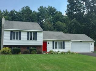 32 Marigold Dr, Queensbury, NY 12804
