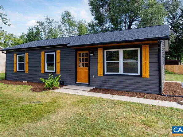 465 Round Hill Dr, Stuarts Draft, VA 24477