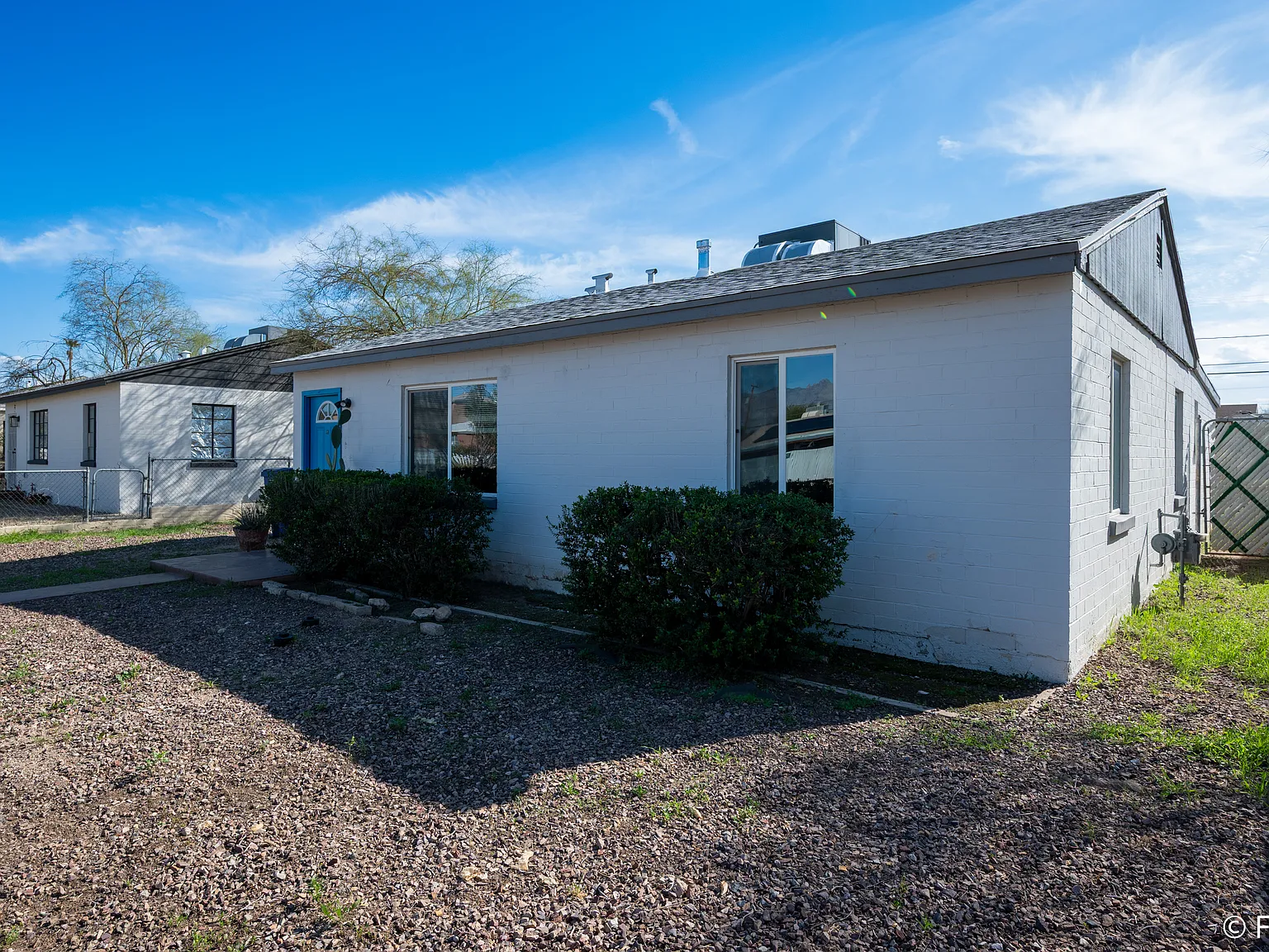 3 bed, 1024 sqft, $1,595 — Photo 3