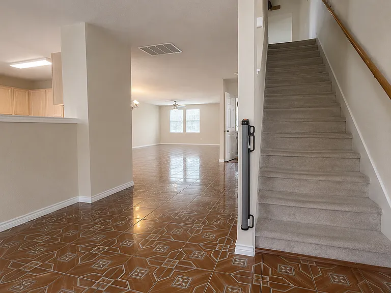511 Travis Ranch Trl — Photo 17