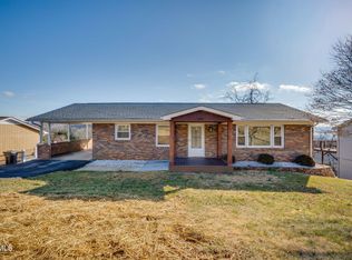 949 Karen Rd, Kingsport, TN 37660