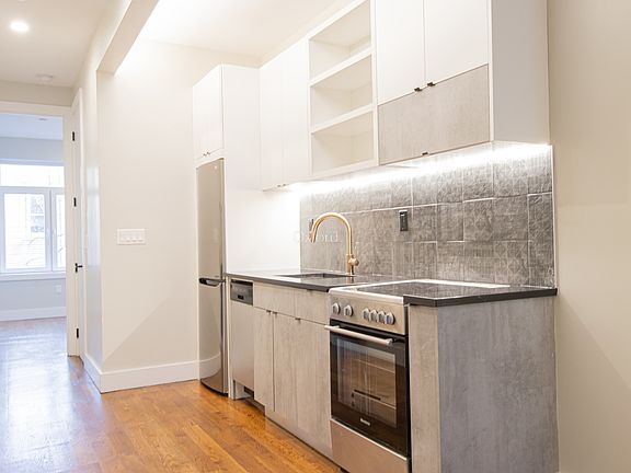 3rd image of 243 Suydam St #1F
