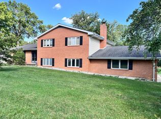 12156 Regency Dr, Saint Louis, MO