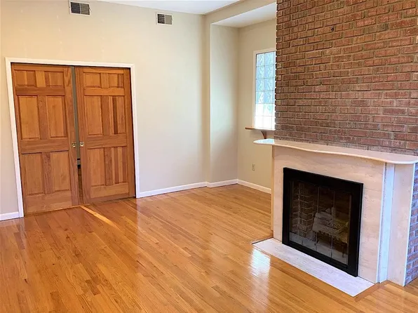 284 Magnolia Avenue image 9 of 23