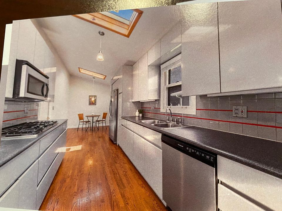 1st image of 900 S 6th Ave