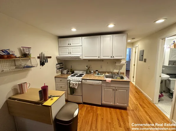 28 Phillips St, Boston, MA
