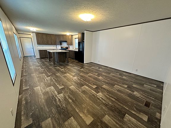 2nd image of 69 Clydesdale St E #69