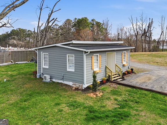 3rd image of 502 Old Canton Rd
