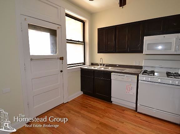 4th image of 3051 W Gunnison St