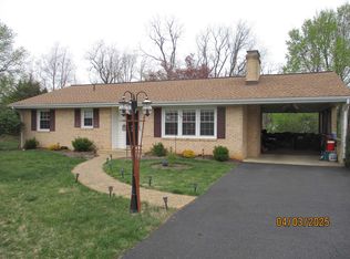 148 Sunset Dr, Waynesboro, VA 22980