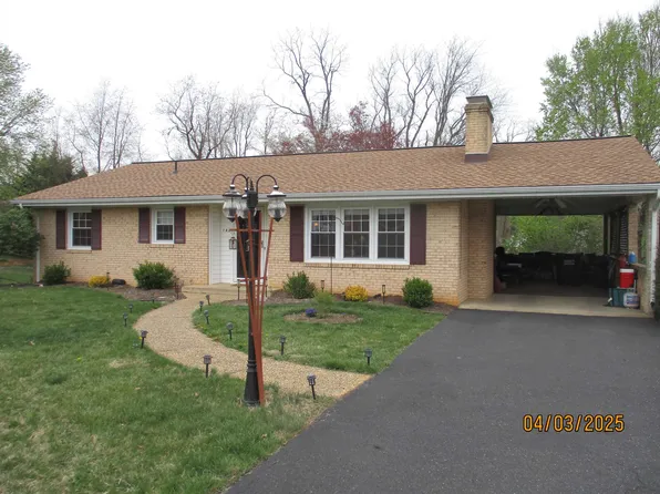 148 Sunset Dr, Waynesboro, VA 22980