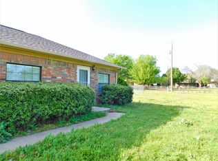 911 Clearview St APT A, Krum, TX 76249