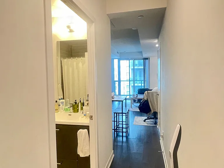 87 Peter St #1711 — Photo 3