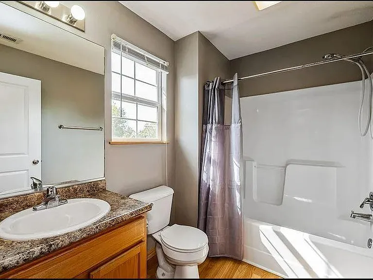 15506 Townsend Ave — Photo 9