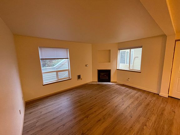 5th image of 1216 29th St APT 5