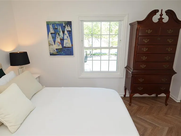 5048 Beach Dr SE #F — Photo 38