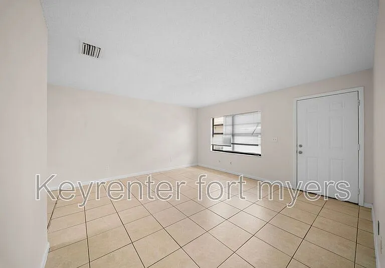 5551 5th Ave — Photo 4