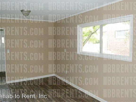 4th image of 2424 Archwood St
