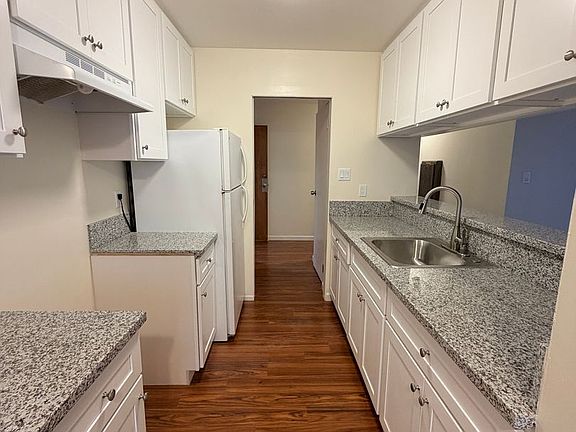 5th image of 2157 Carlmont Dr #11