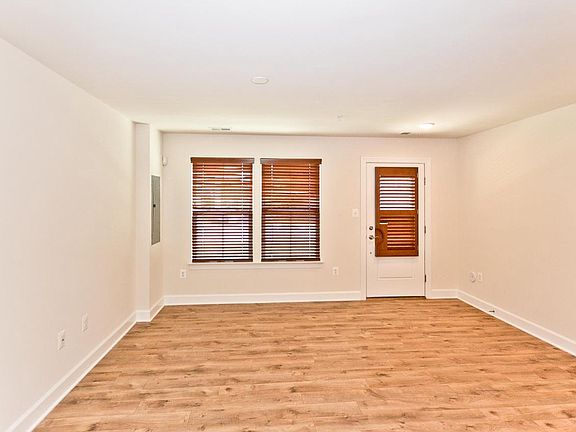 5th image of 113 Capital Ct