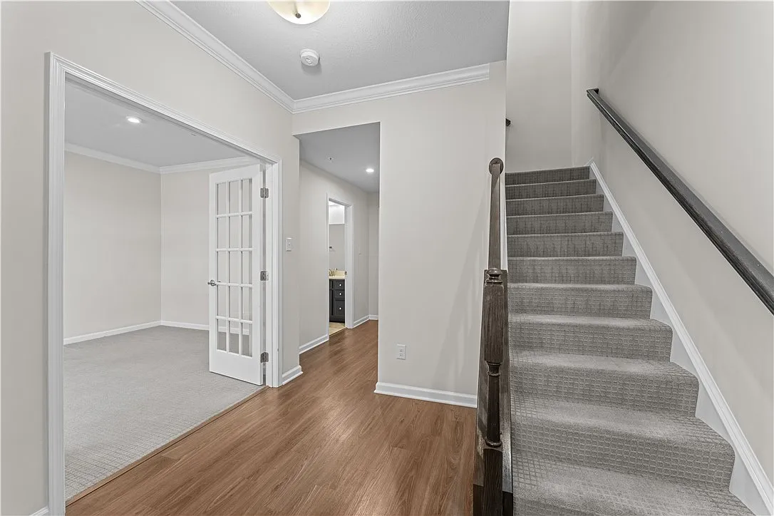 3 bed, 3.5 bath, 2232 sqft, $3,250 — Photo 3