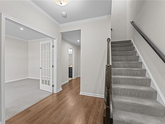3rd image of 3022 Mahican Cir