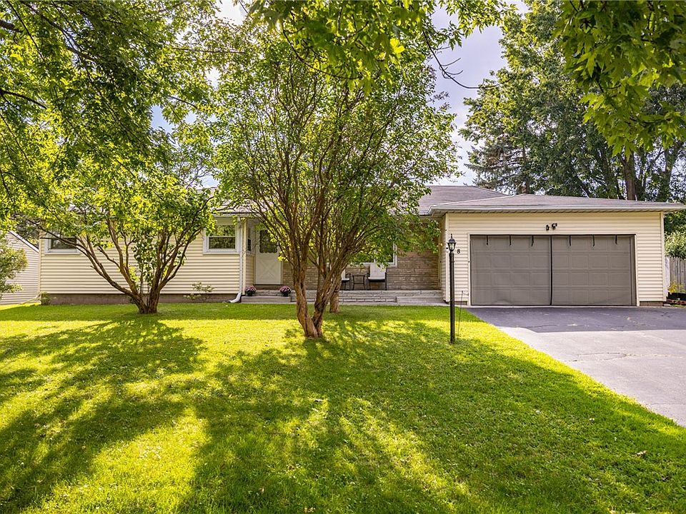 1st image of 8 Twin Oak Dr